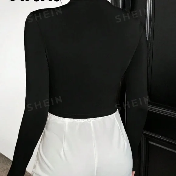 NWT long sleeve crop top - Picture 3 of 3
